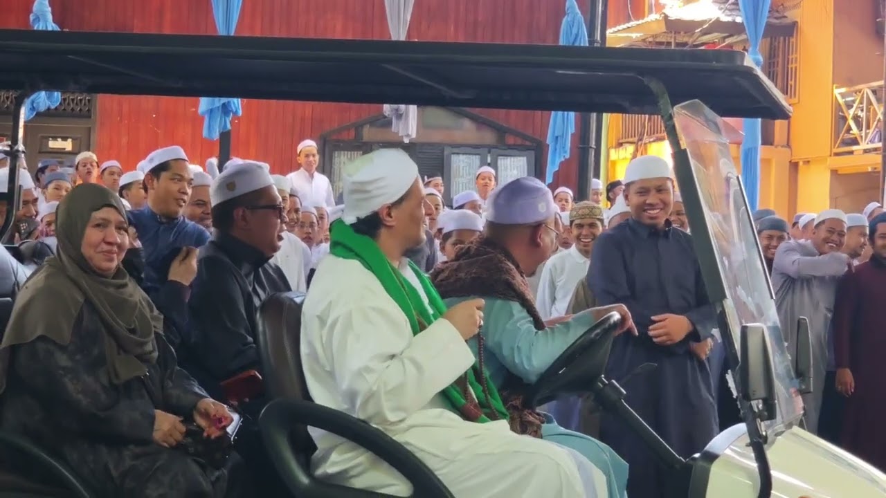 Penuh Cahaya! Inilah Suasana Penyambutan Habib Muhammad Al Mukhdor Langsung dari Mekah #youtube 