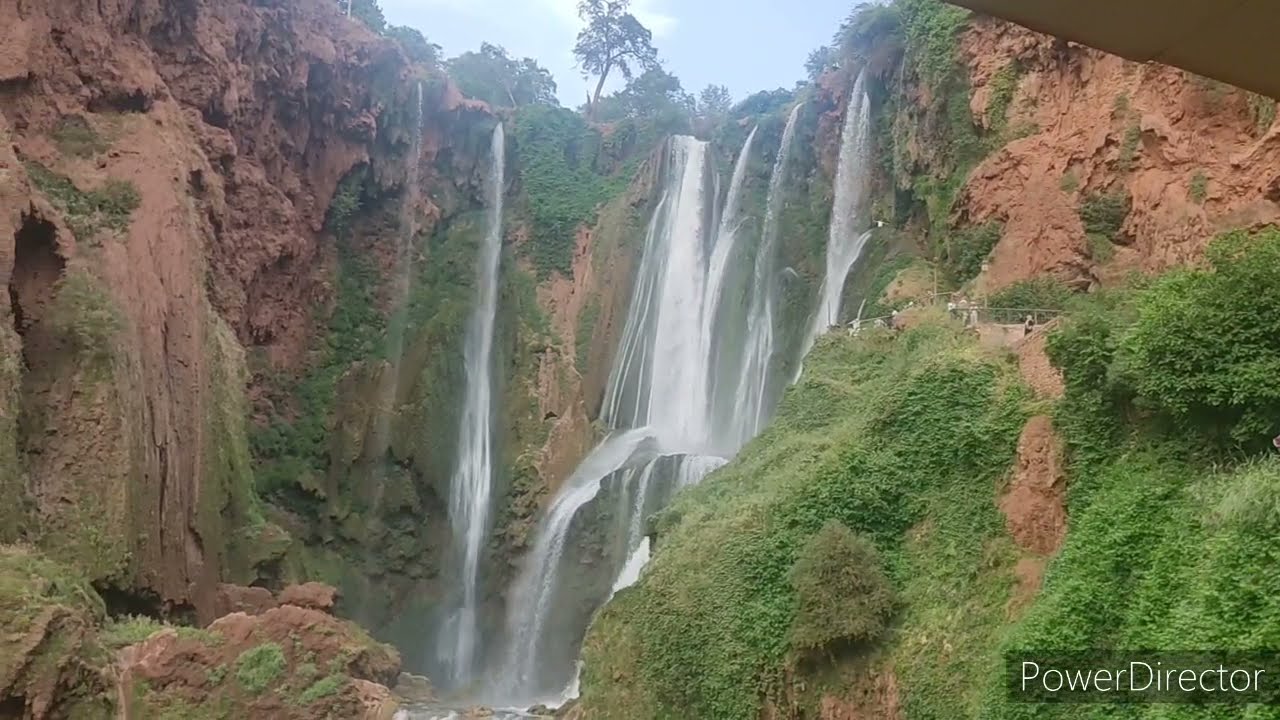 مع هذه الطبيعة الخلابة تحلو السياقة وتتقلص المسافة مرحبا بكم في شلالات أزود نواحي أزيلال