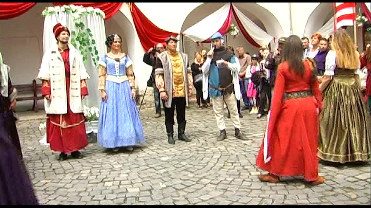 Середньовічне весілля відгуляли в Мукачівському замку