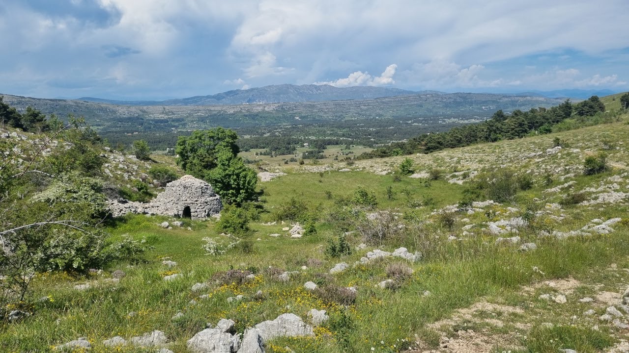 La Colle du Maçon depuis Caussols
