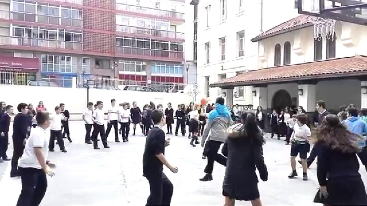 San Vicente Ikastetxea  - Bidasoatik Mundura Lehenengo Tourraren Bideoa