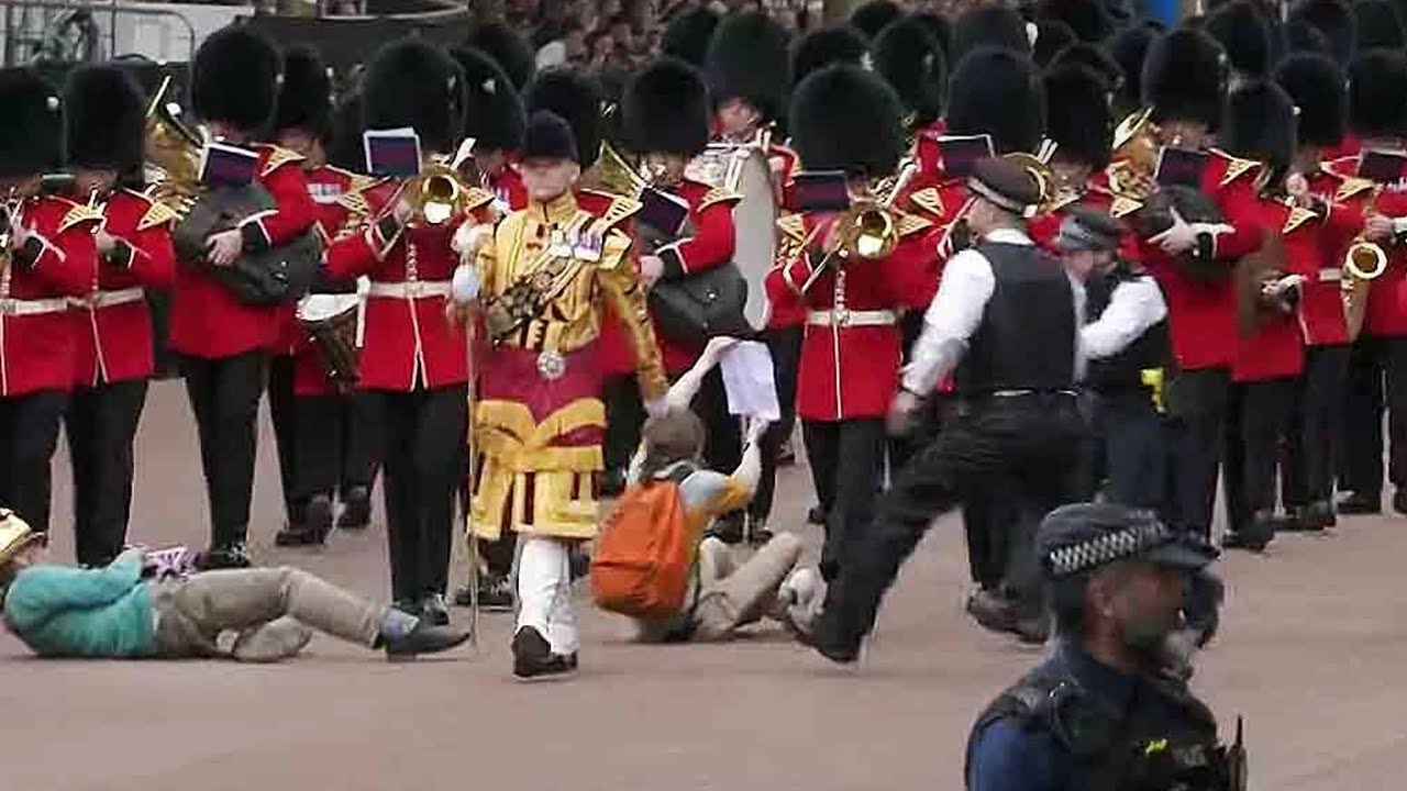 PROTESTERS Get Trampled By Queens Guards! 2022