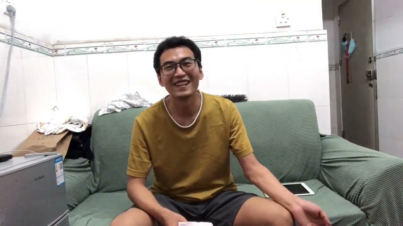 深圳疫情：大家抢购蔬菜，小君买四桶泡面三桶水，告诉媳妇不用慌