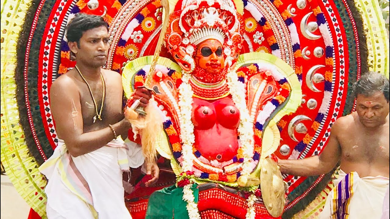 മൂവാളംകുഴി ചാമുണ്ഡി | Moovalamkuzhi chamundi 2019 | aarudasthanam thrikkannadu