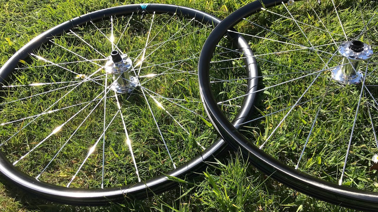 Carbon Wheel Build, step by step lacing process, using LightBicycle Recon Pro rims