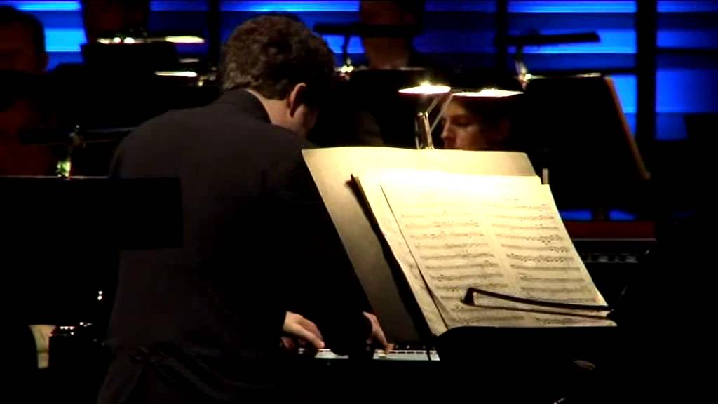 AMADEUS LIVE!