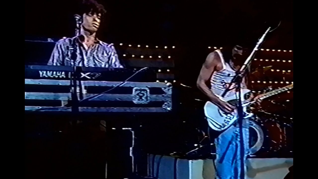 Los Abuelos de la nada - Hombre Lobo - Vivo Badia y Cia 1984