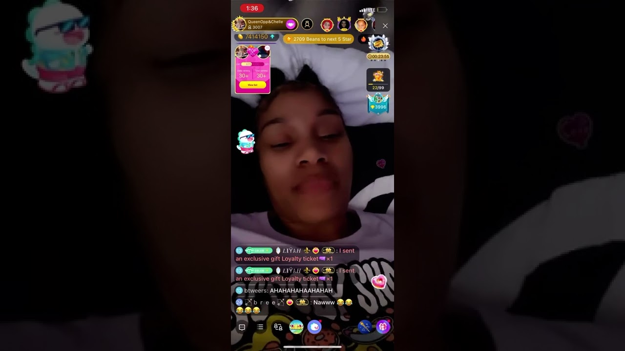Queen Opp Gets Head On Live.