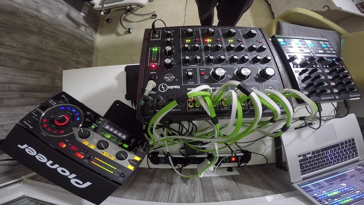 MIXERS IN ACTION:Taula 4 with Rmx 1000 Fx & Motu Ultralite Mk4 audio interface