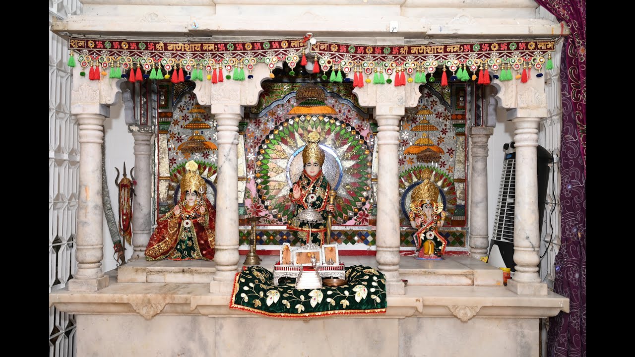 DAILY LIVE AARTI / Morning 8 AM / Evening 7 PM