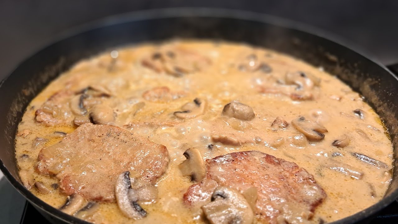 Schab w sosie pieczarkowym. Banalny i zarazem bardzo smaczny obiad dla calej rodziny!