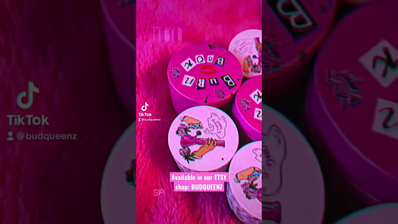 Cute, girly pink smoking accessories💕 Available in Etsy Shop:BUDQUEENZ #pink #grinder #meangirls