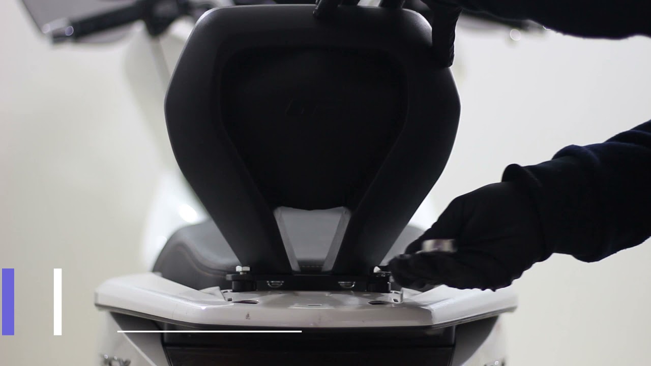 Honda PCX 125-150 sissy bar installation