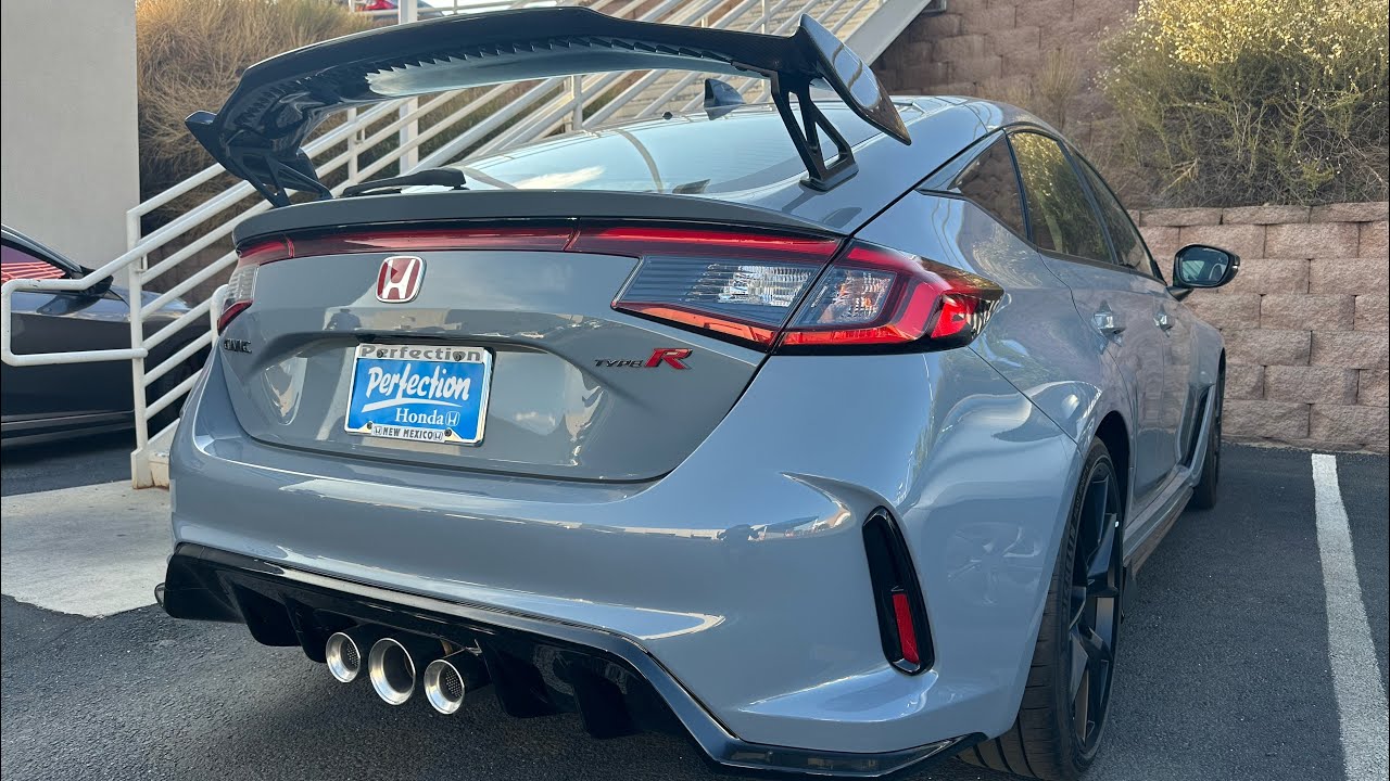 2023 Honda Civic Type R - Sonic Gray Pearl - Walkaround