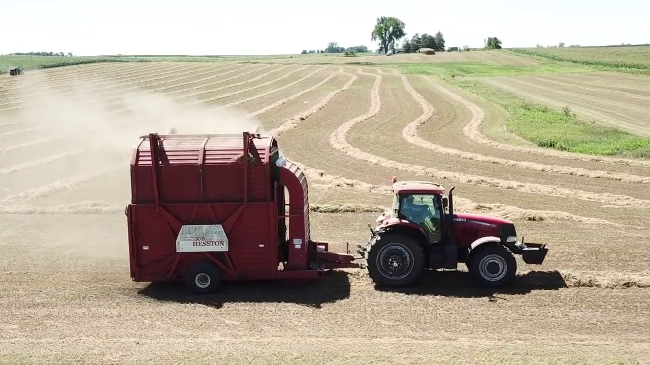 Stacking hay in 2020 with Heston 30B