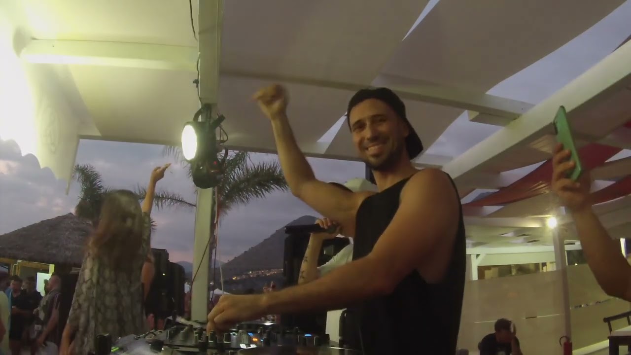 1 Hour Mashups & Bootlegs Live Set by Alex Guesta // Podcast April 2023