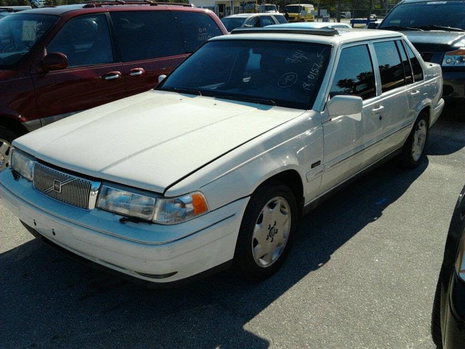 1997 Volvo 960 Start Up, Quick Tour, & Rev With Exhaust View - 145K (Minor Burnout)