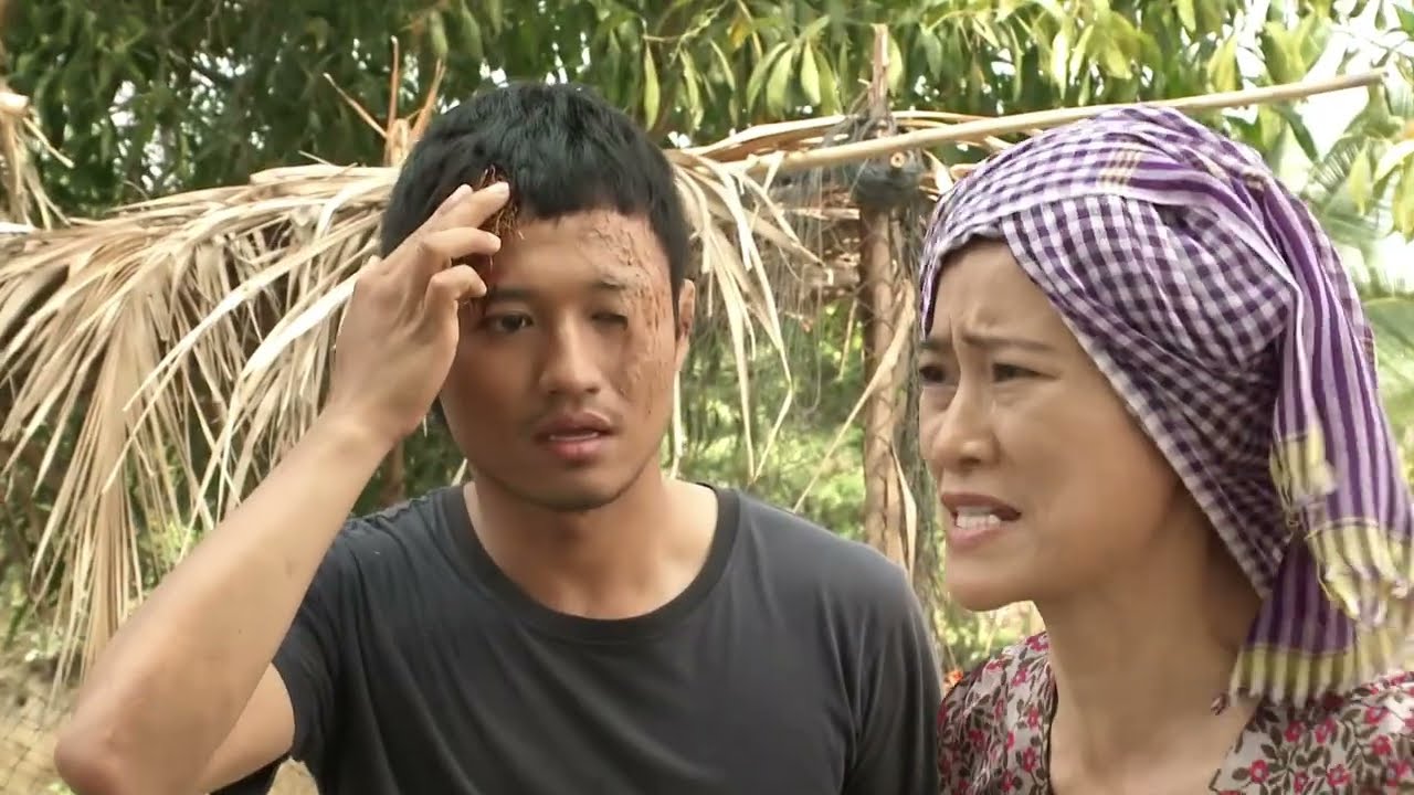 Куи Бинь была опустошена, когда Ван Транг покинула свой родной город и уехала в большой город... ...