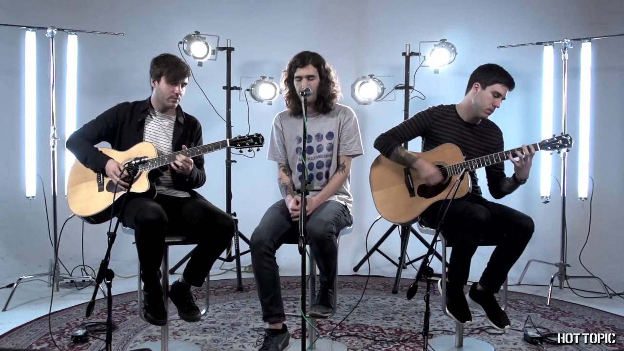 Hot Sessions: Real Friends 