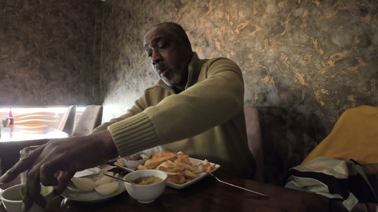 Is This Old East London Fish & Chips Shop Any Good? Let's Find Out #fishandchips