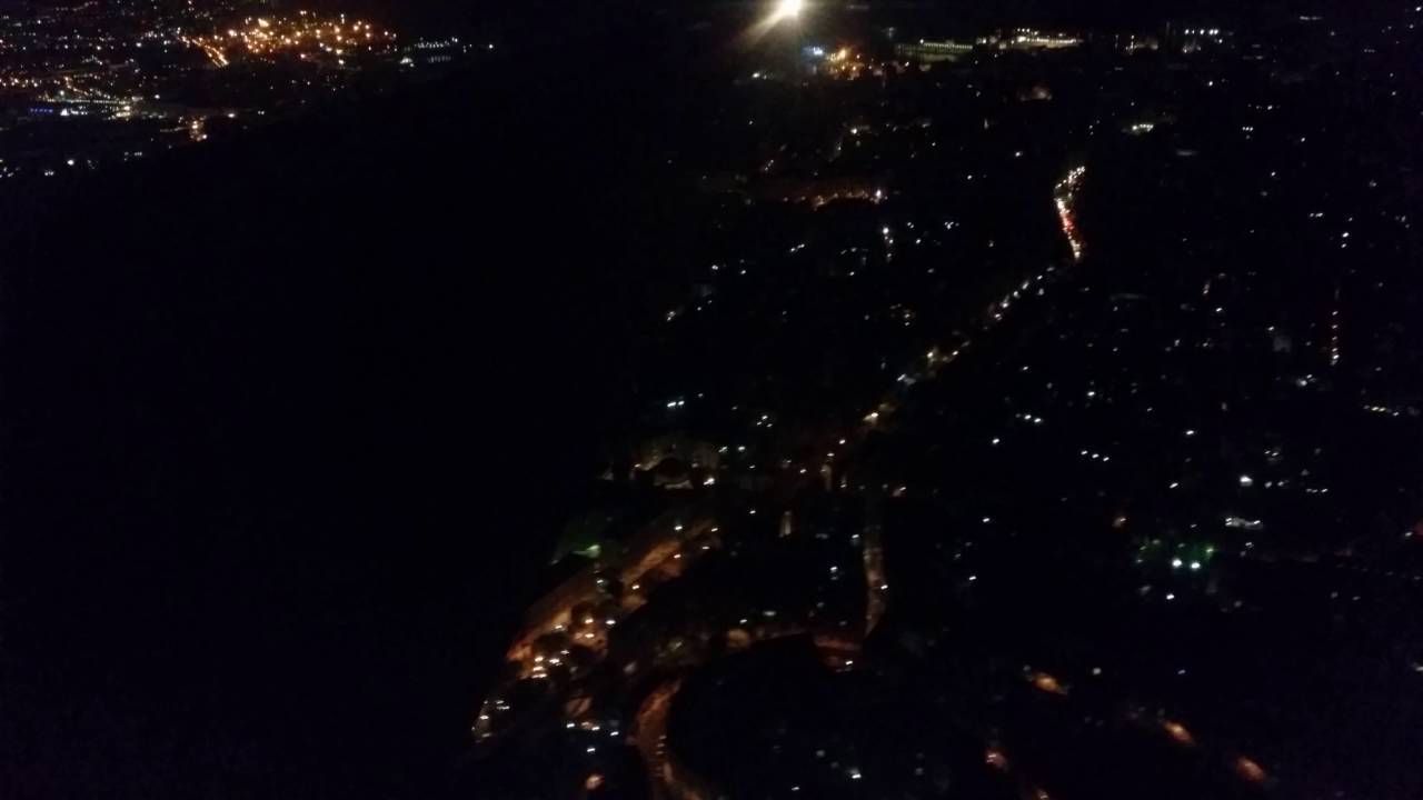 Atterraggio di notte a Napoli Capodichino