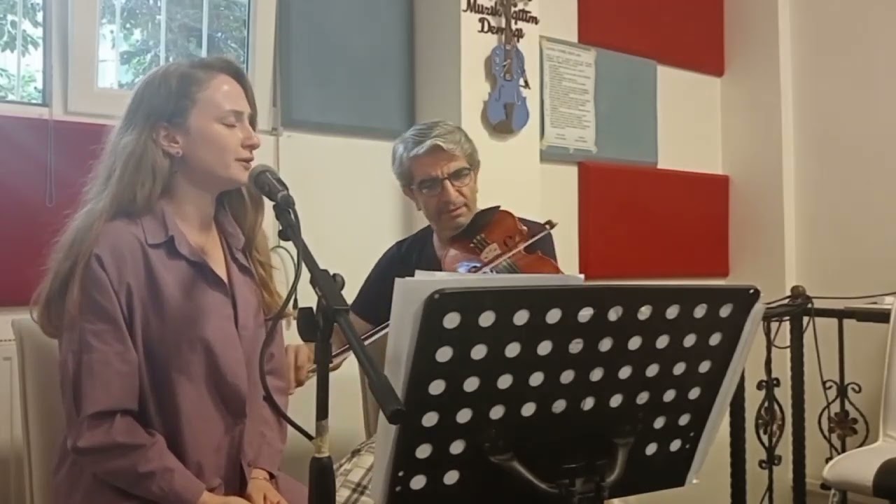 Şeyma KÜÇÜK - Sisli Bir Hayal Gibi İçimde Hatıralar