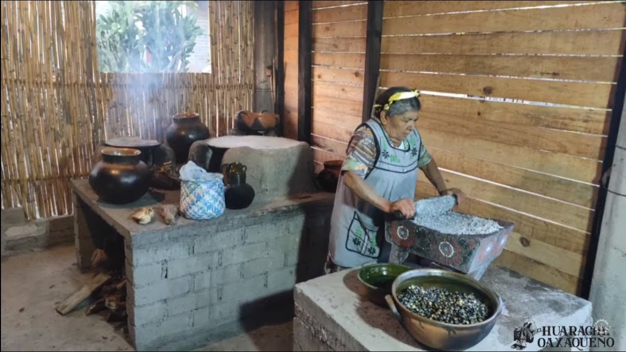 Tía María prepara uno de los 7 MOLES DE OAXACA ! | El ESTOFADO DE POLLO.