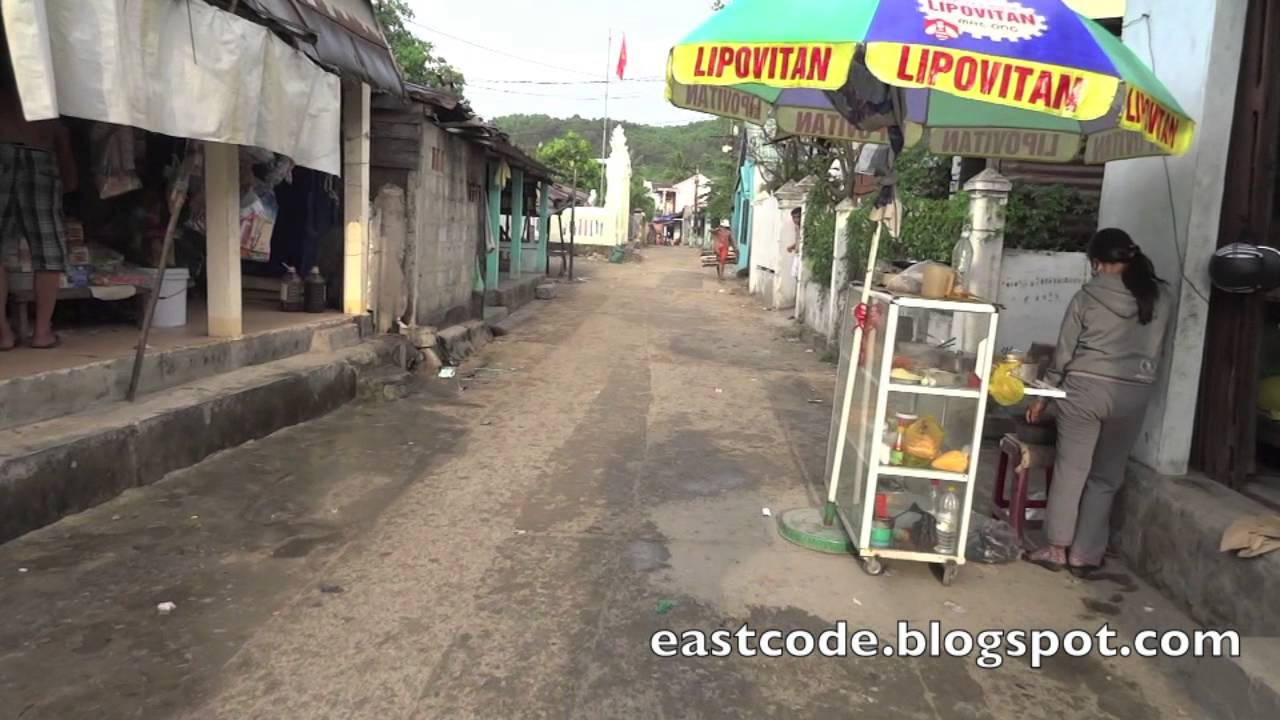 Lang Co town and beach