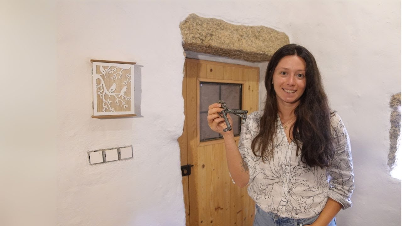 Restoration 19th Century Keys & Renovating Inside Abandoned Stone House