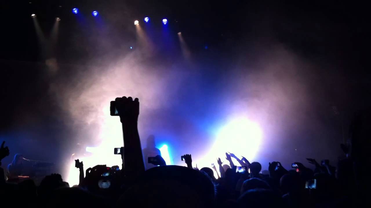 Youssoupha - La vie est belle (Concert Genève 12.10.2012 )
