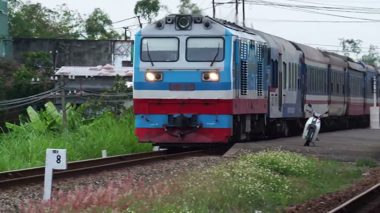 Tàu Thống Nhất qua ga Bình Định | Vietnam Railways Spotting