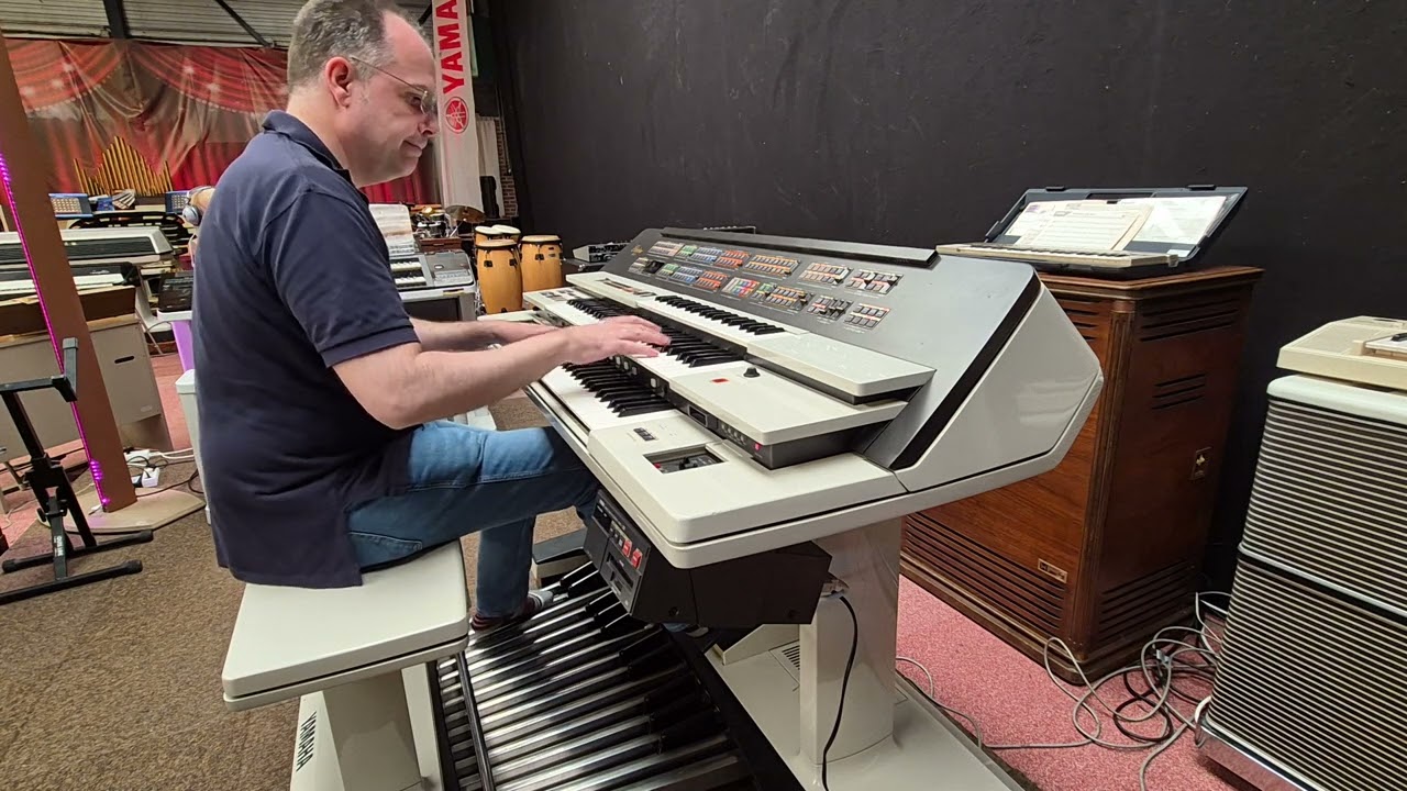 Yamaha Electone FX-1 "Eastbound by Fourplay (Bob James, Nathan East, Lee Ritenour)"