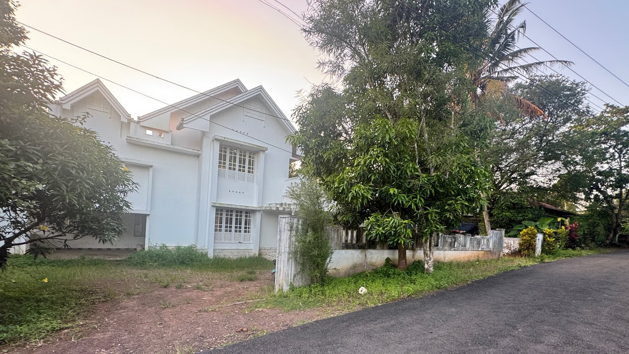 Used House for Sale near Athani, Ernakulam | 20 Cent, 3500 Sqft, 4 BHK | Very Urgent Sale