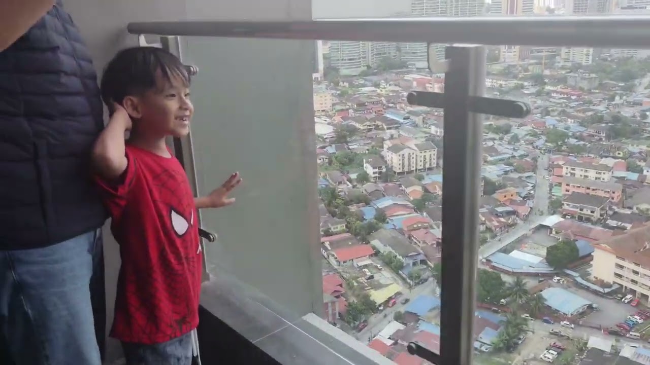 Staycation dihotel kampung Bahru Kuala Lumpur dengan pemandangan Best jembatan saloma dan twin tower