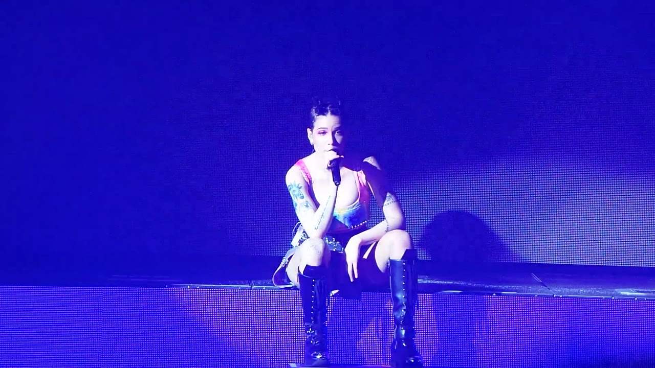 Halsey - 929 (Live at D&ocirc;me de Paris - Palais des Sports) 17/02/2020 [HD, Full]