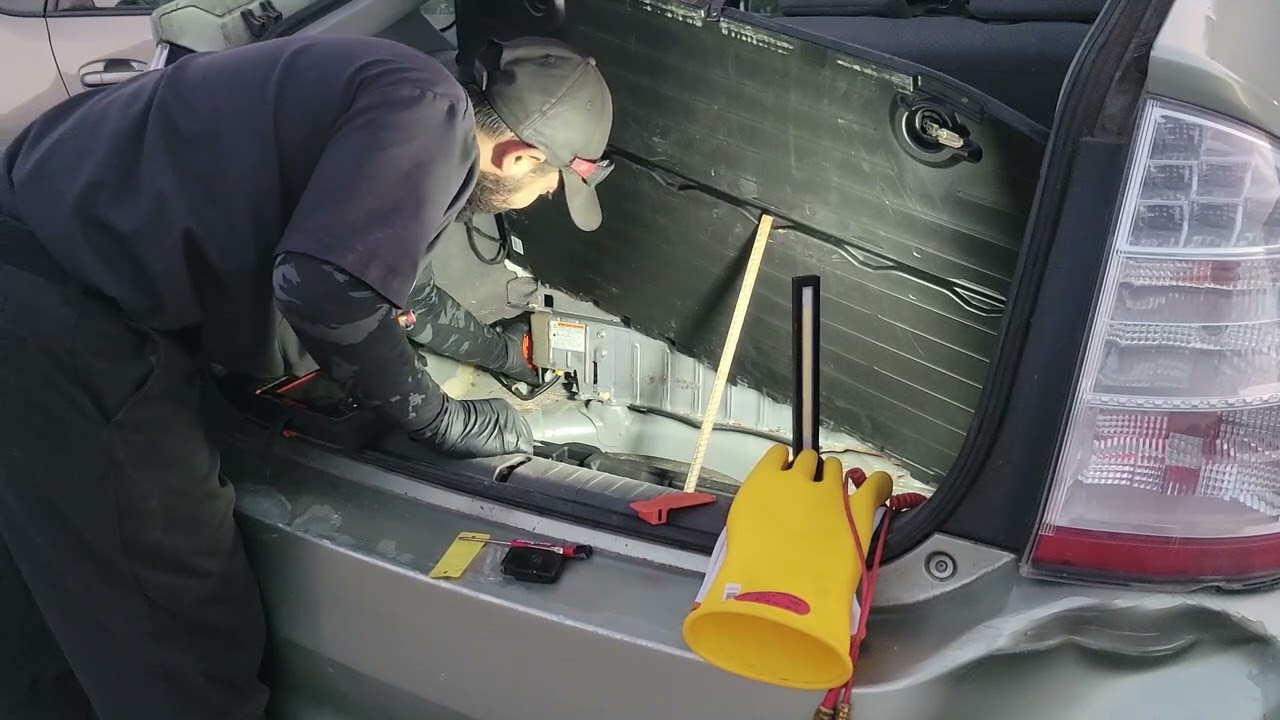 Hybrid battery testing on a pair of 2nd Gen 2008 Prius's