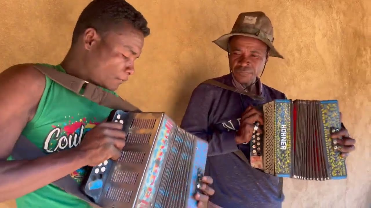 Tambelo & Remakisy - Accordéons Masikoro