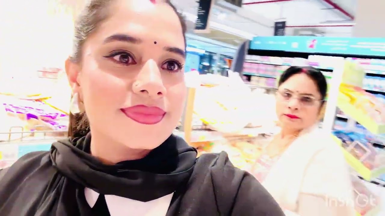 A day out with family, roaming around and buying fresh veggies 🌿#indian #lifeisbutadream #dxb #nesto