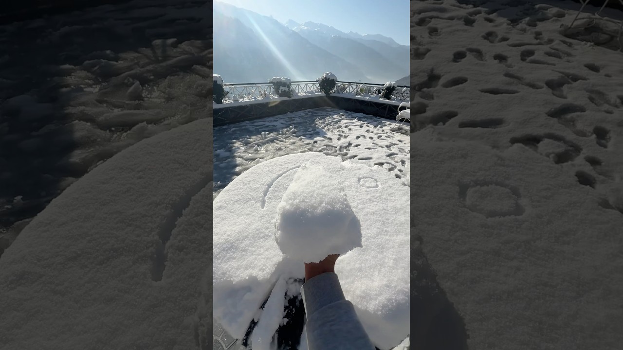 Manali snowfall live view 21 st Feb 2025.#snow #manali #shorts #trending