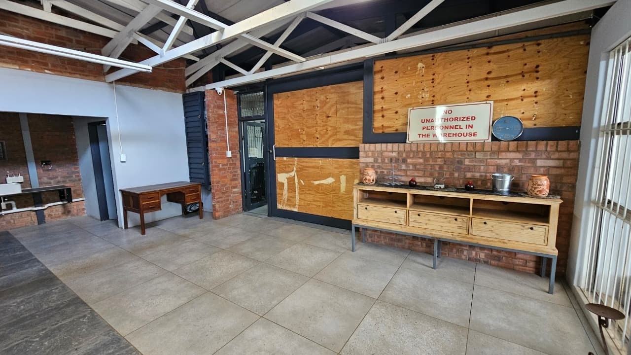 125sqm Workshop To Let Rosslyn With Racking And Secure Access