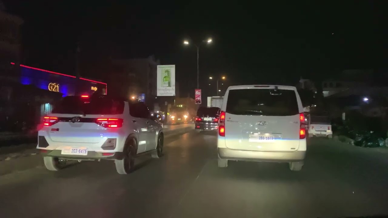 Veng Sreng Street view at night