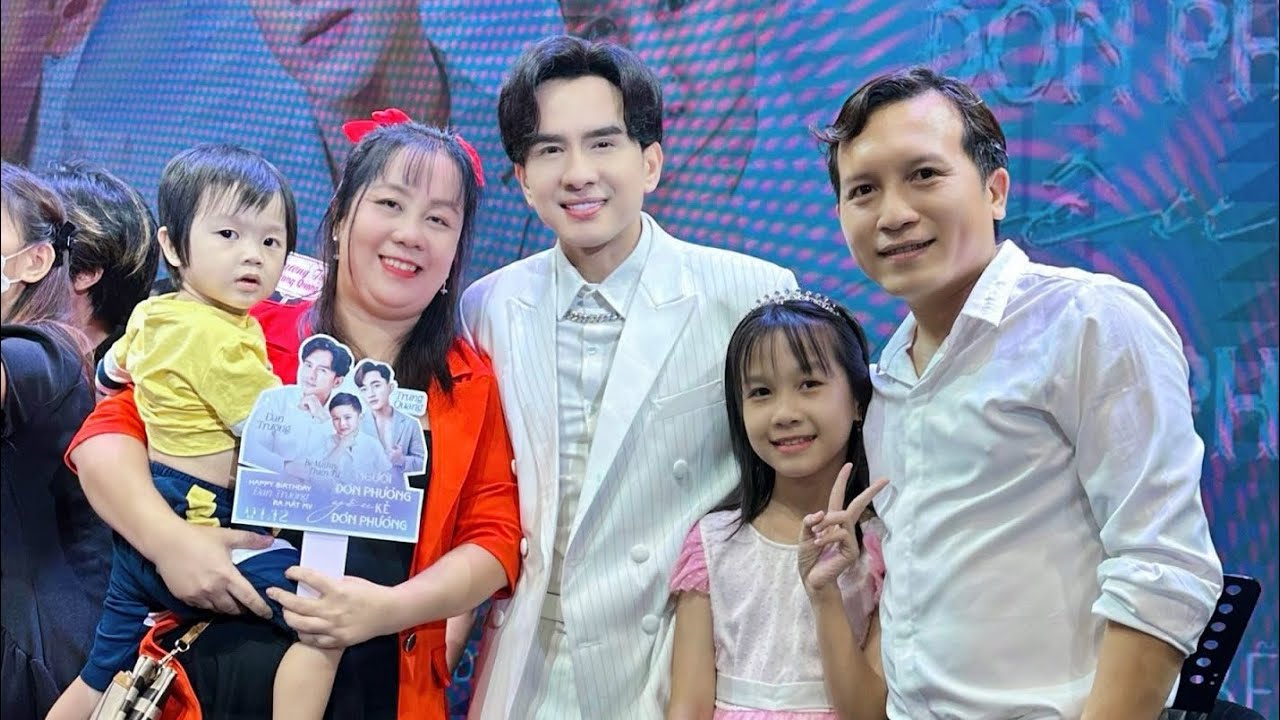Đan Trường - Anh Bo và Fans tại cửa hàng máy lọc nước kaggan quận 1 Sài Gòn