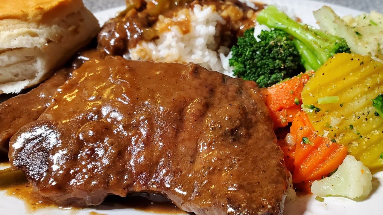 Как приготовить лучший домашний стейк с подливкой | Тушеный стейк