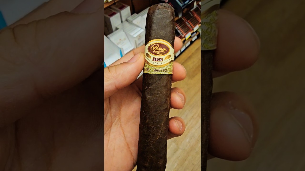 Padron 1926 Maduro 😍 I could have it everyday 🤩 #cigarsdaily #cigarlife