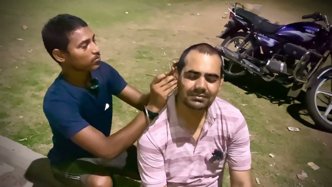 Ear cleaning at Indian street! I Ear cleaning ASMR I Street Barber 💈 Night ASMR 🌠
