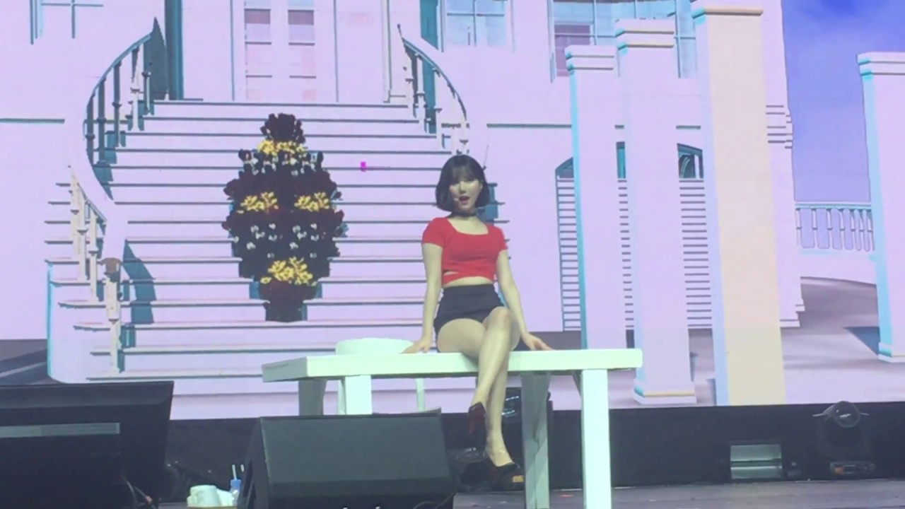 08262018 - 여자친구 [Season of GFRIEND in Manila] - Bloom (Eunha) [4K]