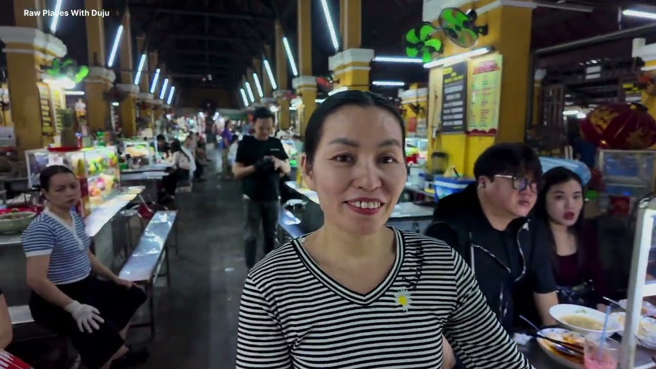 4K Random Overstimulating Walk | Busy Market in Vietnam