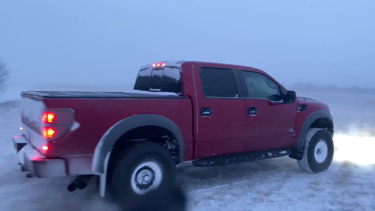 SVT Raptor 6.2L In A Snowstorm!