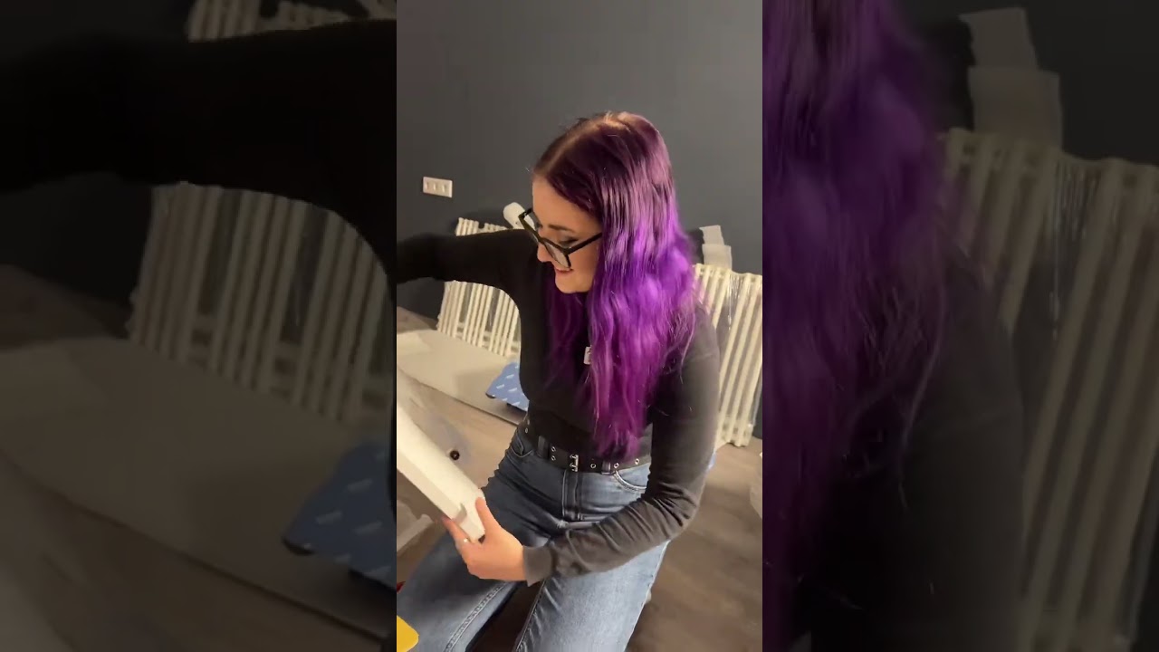 Haben eine Bernette b38 Nähmaschine zur Verfügung gestellt bekommen, um an unseren Cosplays arbeiten