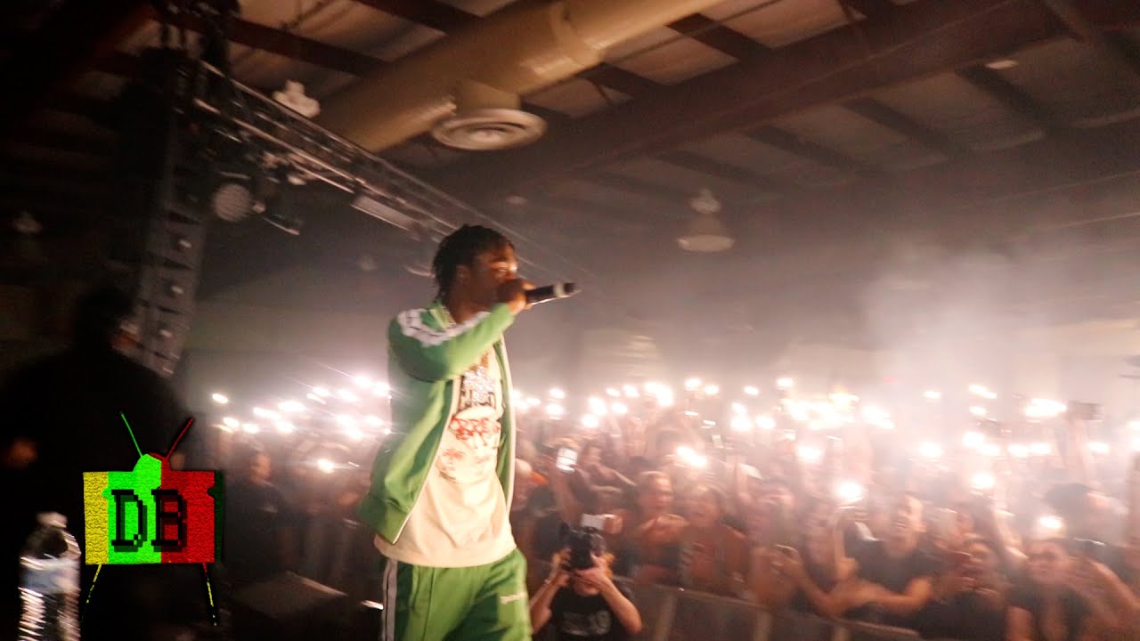 Lil Tjay Performs 